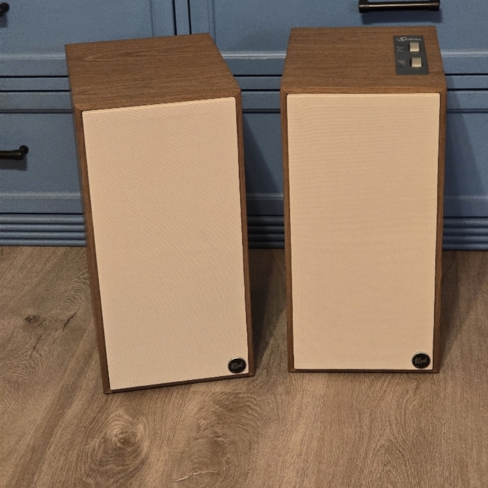Klipsch The Sevens Powered Speakers - Walnut Finish